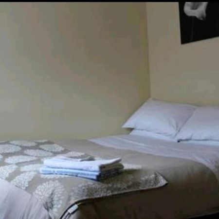 John Street Guest House Κίλκενι Εξωτερικό φωτογραφία